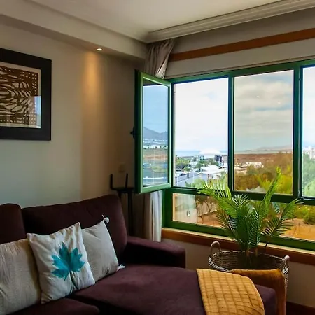 Luxury Apartment *